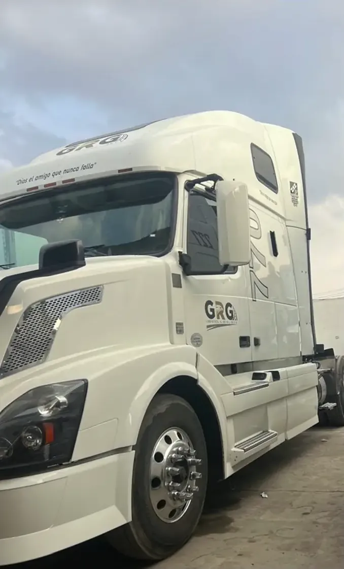 Tractocamión de GRG Logistics, empresa de transporte de carga en el Estado de México